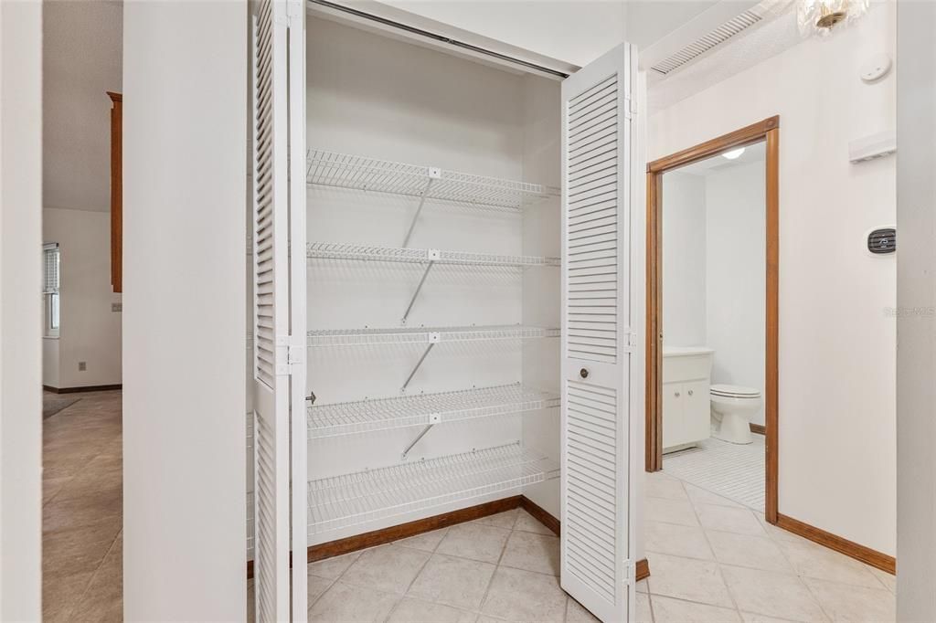 Active With Contract: $189,900 (2 beds, 2 baths, 1887 Square Feet)