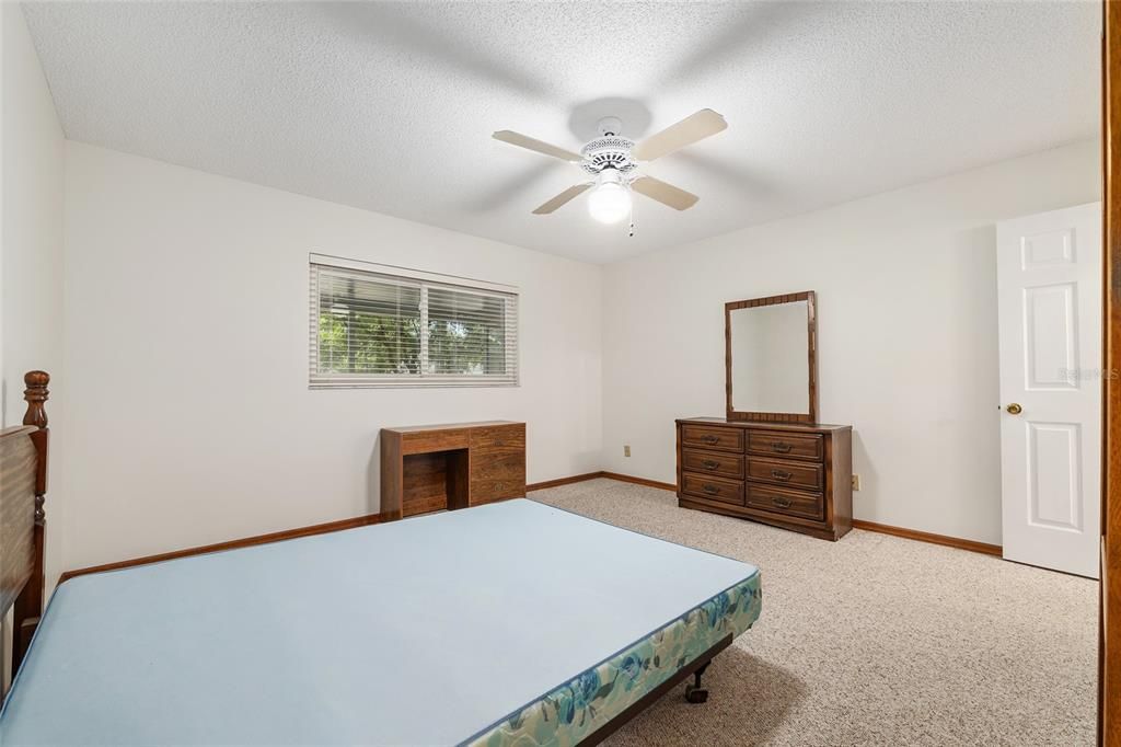 Active With Contract: $189,900 (2 beds, 2 baths, 1887 Square Feet)