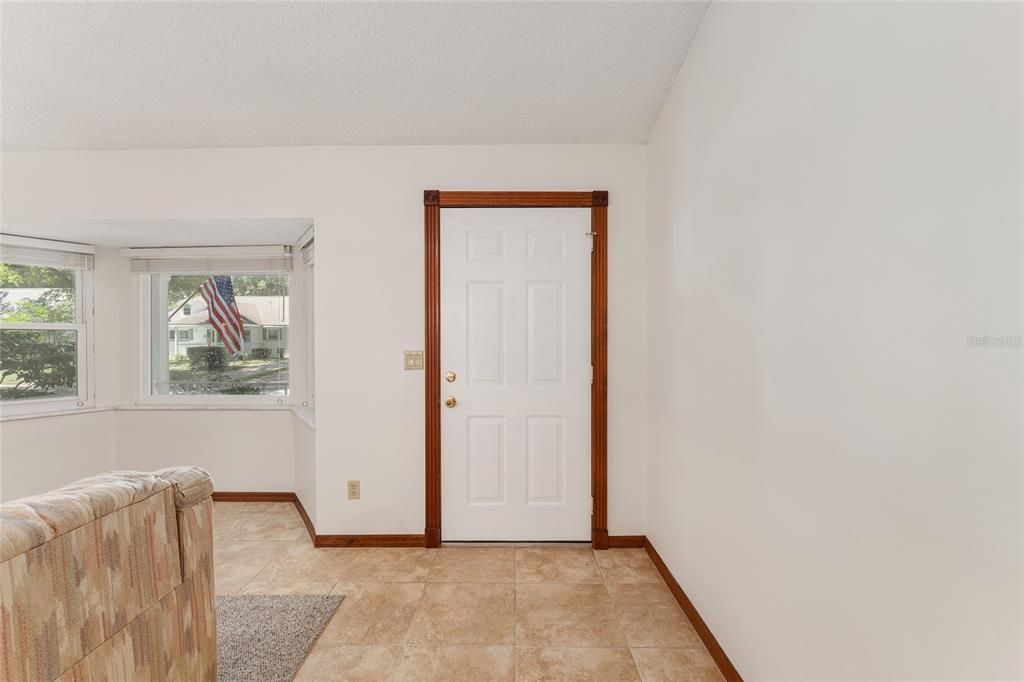 Active With Contract: $189,900 (2 beds, 2 baths, 1887 Square Feet)
