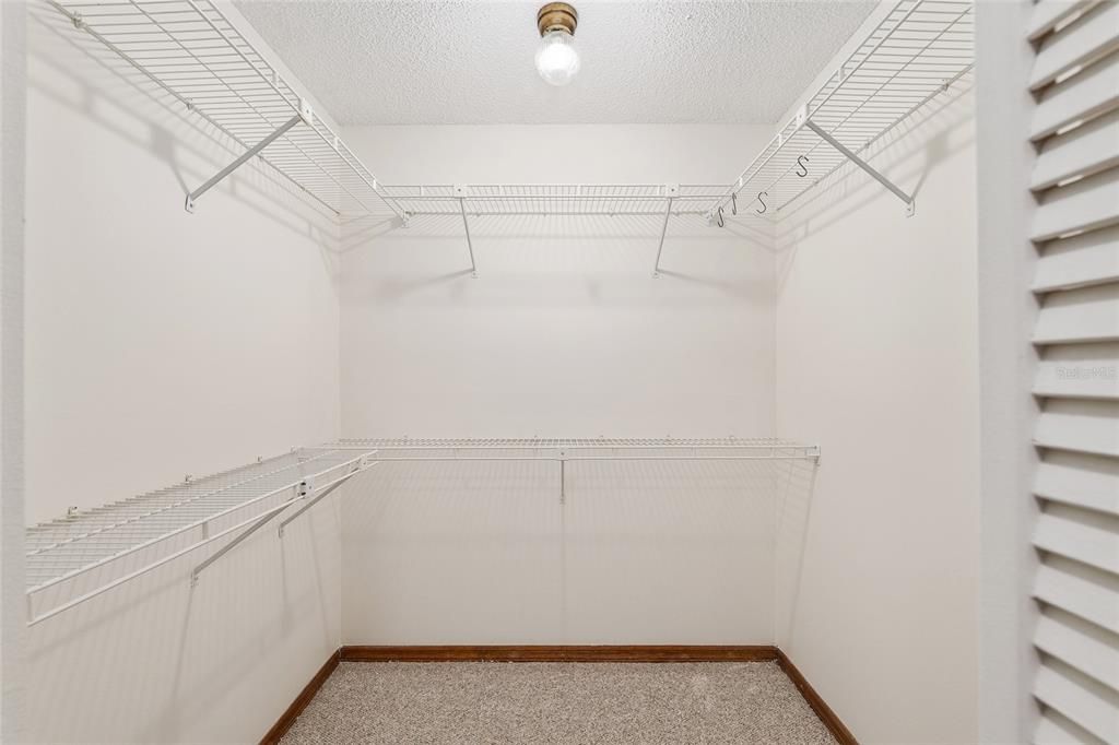 Active With Contract: $189,900 (2 beds, 2 baths, 1887 Square Feet)