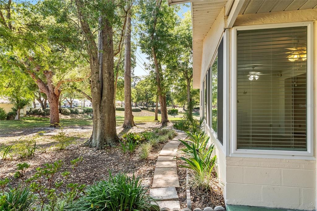 Active With Contract: $189,900 (2 beds, 2 baths, 1887 Square Feet)