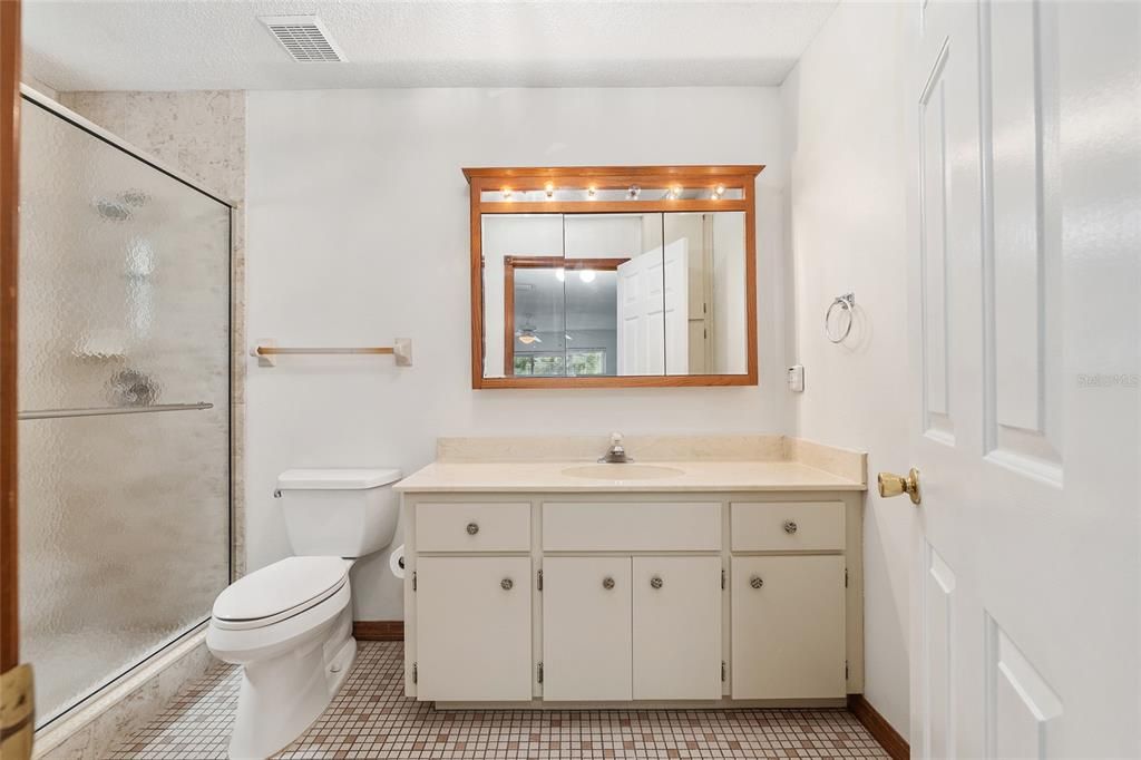 Active With Contract: $189,900 (2 beds, 2 baths, 1887 Square Feet)
