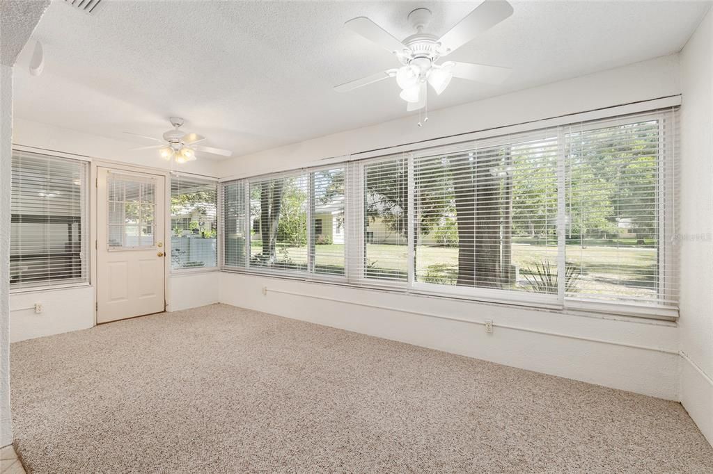 Active With Contract: $189,900 (2 beds, 2 baths, 1887 Square Feet)