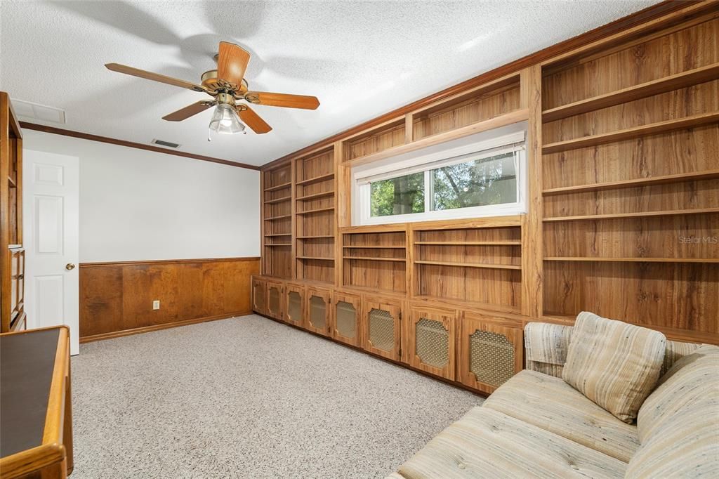 Active With Contract: $189,900 (2 beds, 2 baths, 1887 Square Feet)