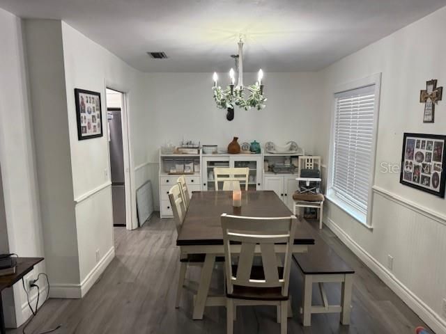 En Venta: $349,000 (4 camas, 2 baños, 1701 Pies cuadrados)