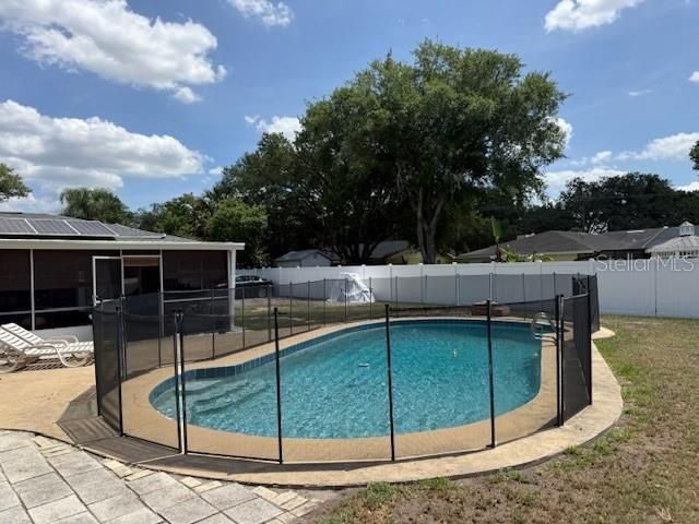 En Venta: $349,000 (4 camas, 2 baños, 1701 Pies cuadrados)