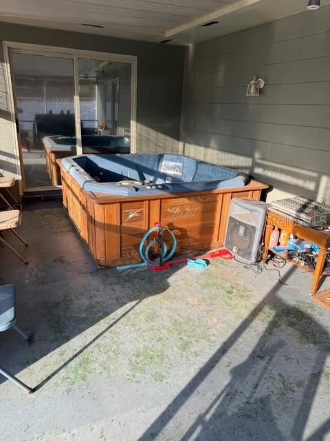 En Venta: $349,000 (4 camas, 2 baños, 1701 Pies cuadrados)