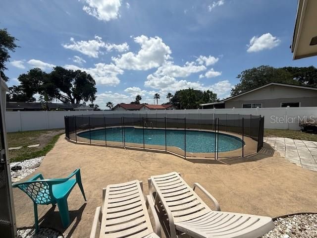 En Venta: $349,000 (4 camas, 2 baños, 1701 Pies cuadrados)