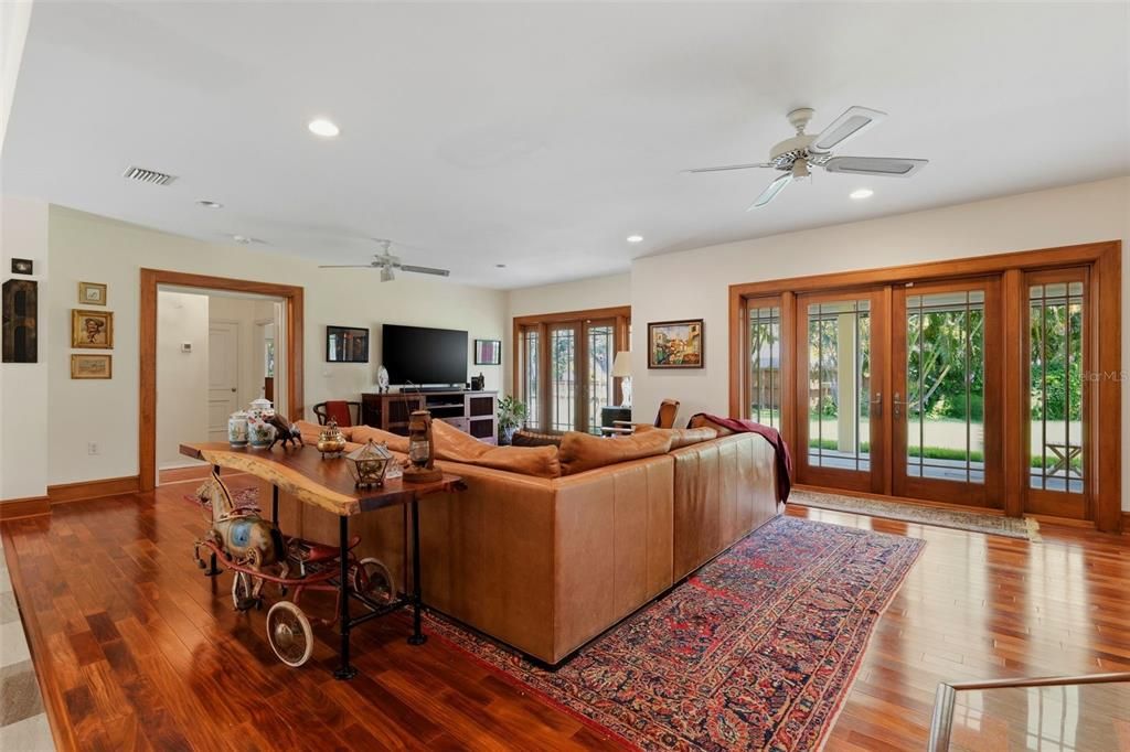 For Sale: $1,320,000 (4 beds, 4 baths, 3836 Square Feet)