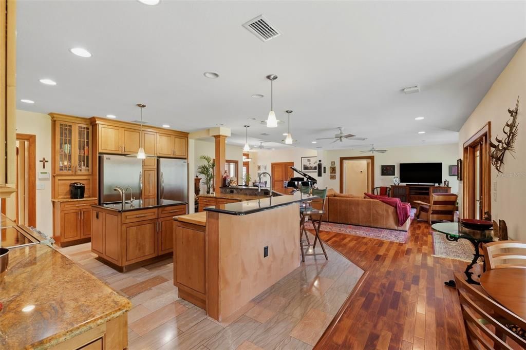 For Sale: $1,320,000 (4 beds, 4 baths, 3836 Square Feet)