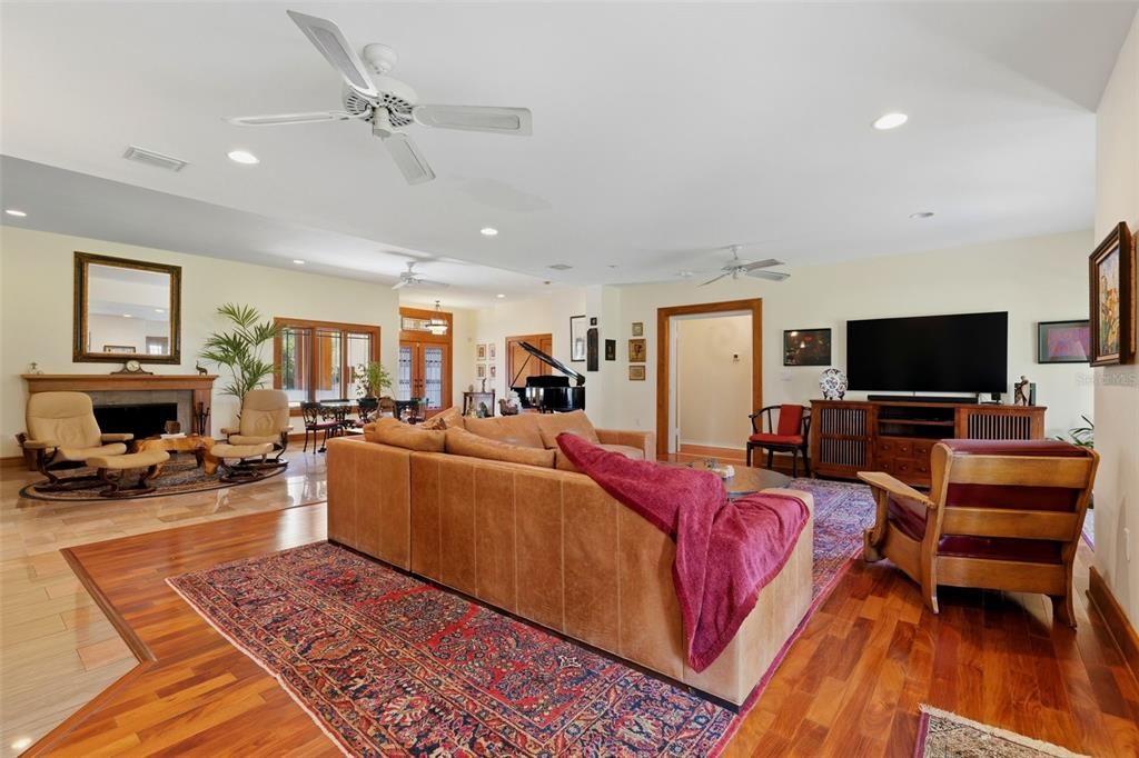 For Sale: $1,320,000 (4 beds, 4 baths, 3836 Square Feet)