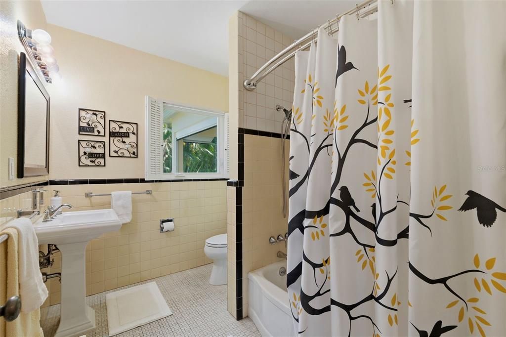 For Sale: $1,320,000 (4 beds, 4 baths, 3836 Square Feet)