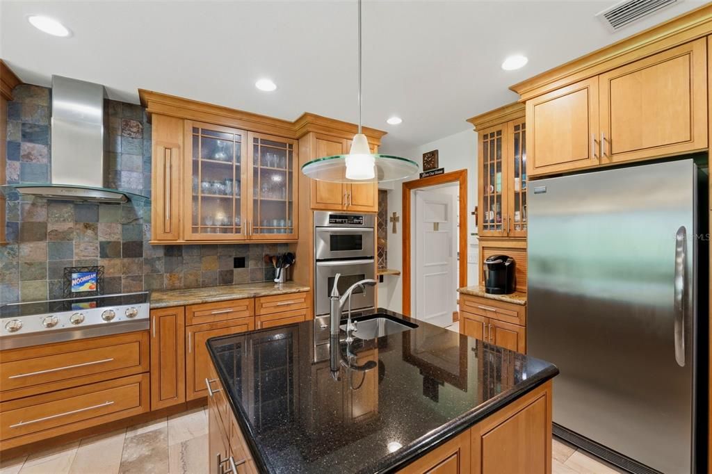 For Sale: $1,320,000 (4 beds, 4 baths, 3836 Square Feet)