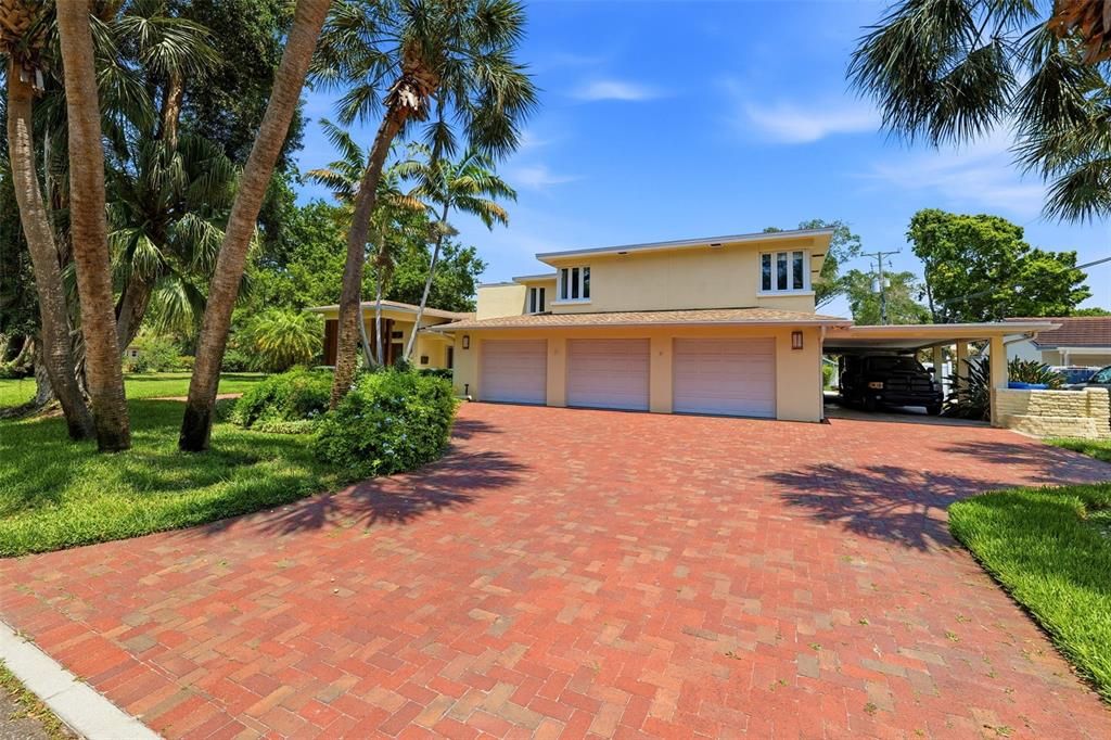 For Sale: $1,320,000 (4 beds, 4 baths, 3836 Square Feet)