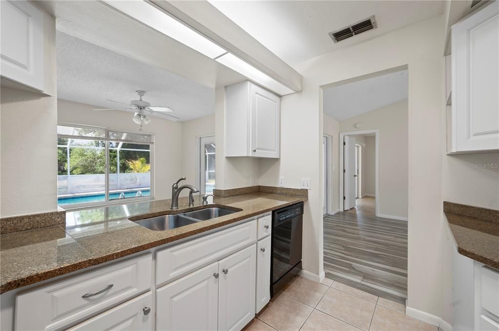 For Sale: $349,900 (3 beds, 2 baths, 1884 Square Feet)