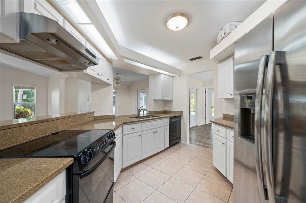 For Sale: $349,900 (3 beds, 2 baths, 1884 Square Feet)