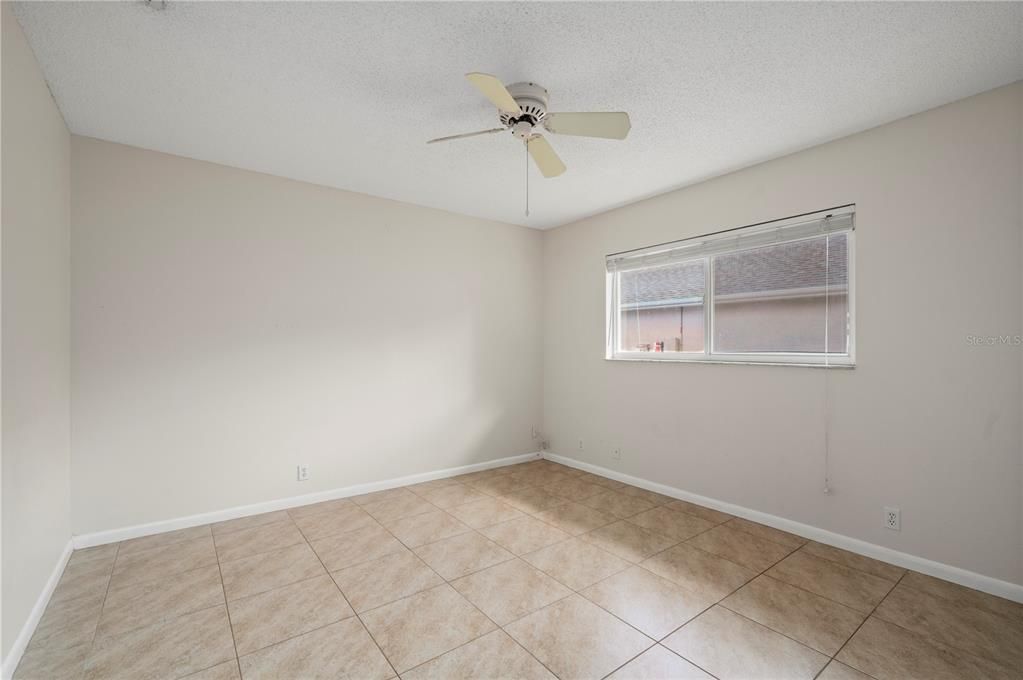 For Sale: $349,900 (3 beds, 2 baths, 1884 Square Feet)