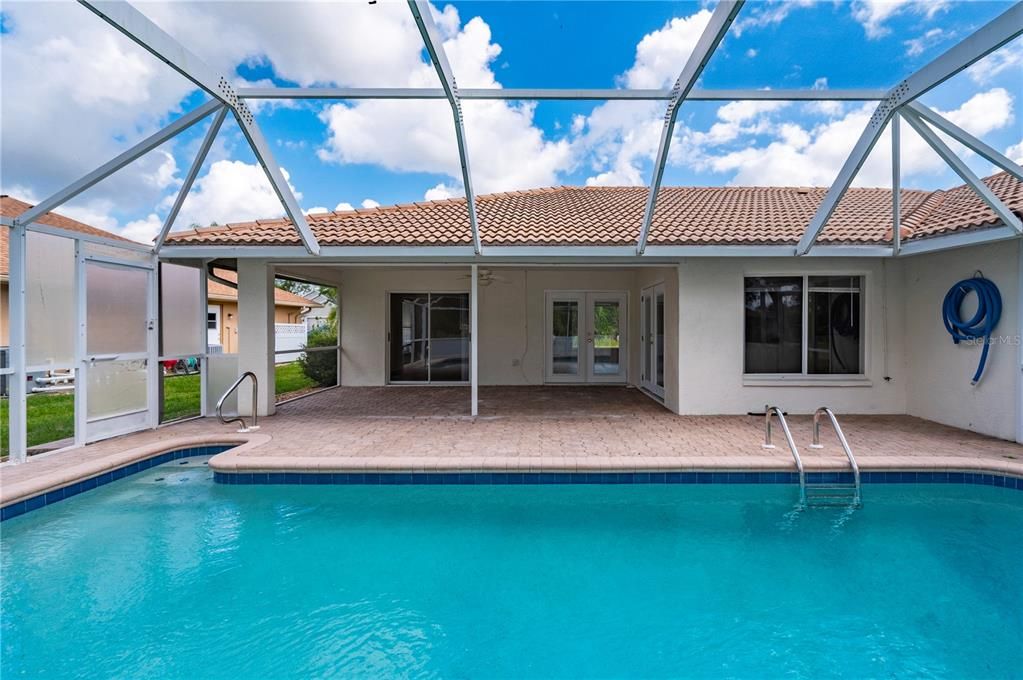 For Sale: $349,900 (3 beds, 2 baths, 1884 Square Feet)