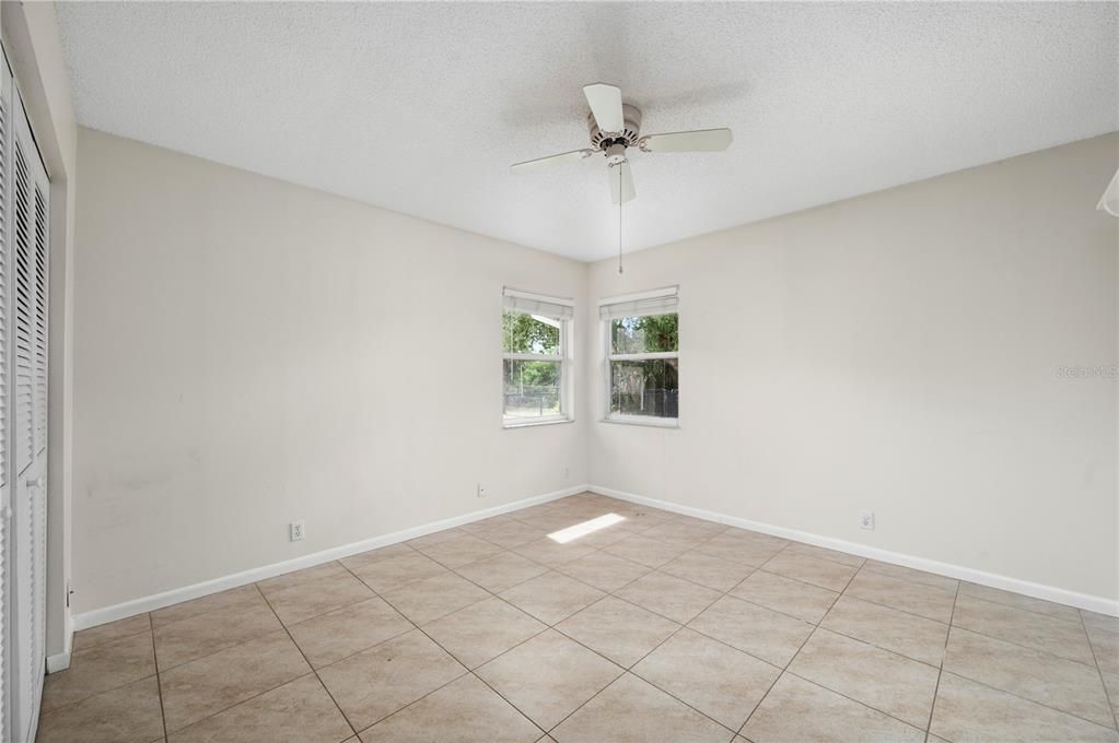 For Sale: $349,900 (3 beds, 2 baths, 1884 Square Feet)