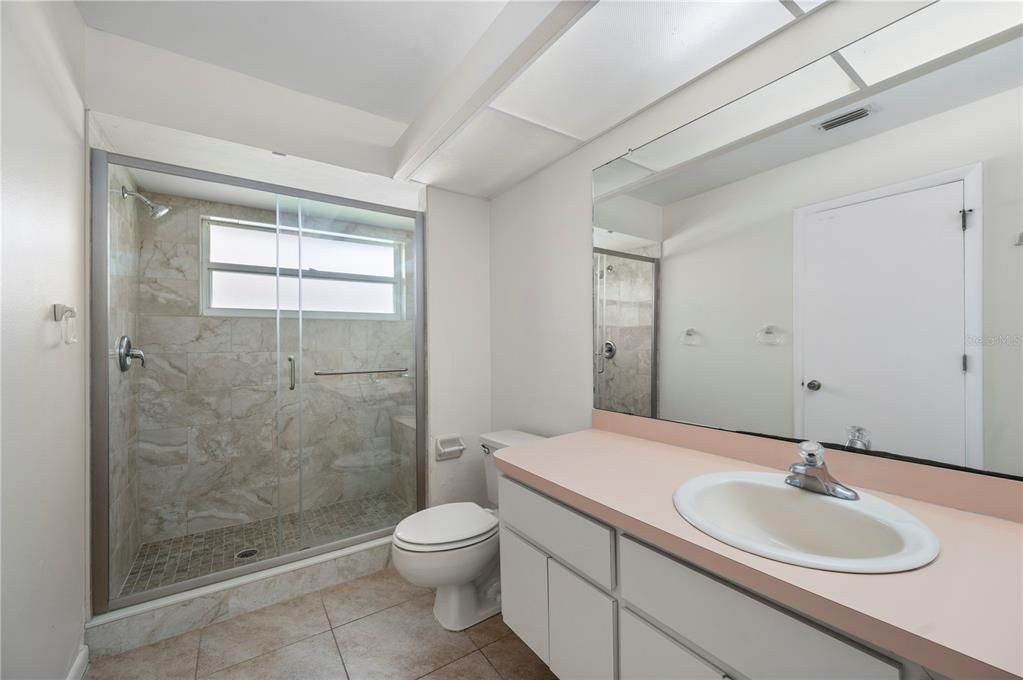 For Sale: $349,900 (3 beds, 2 baths, 1884 Square Feet)