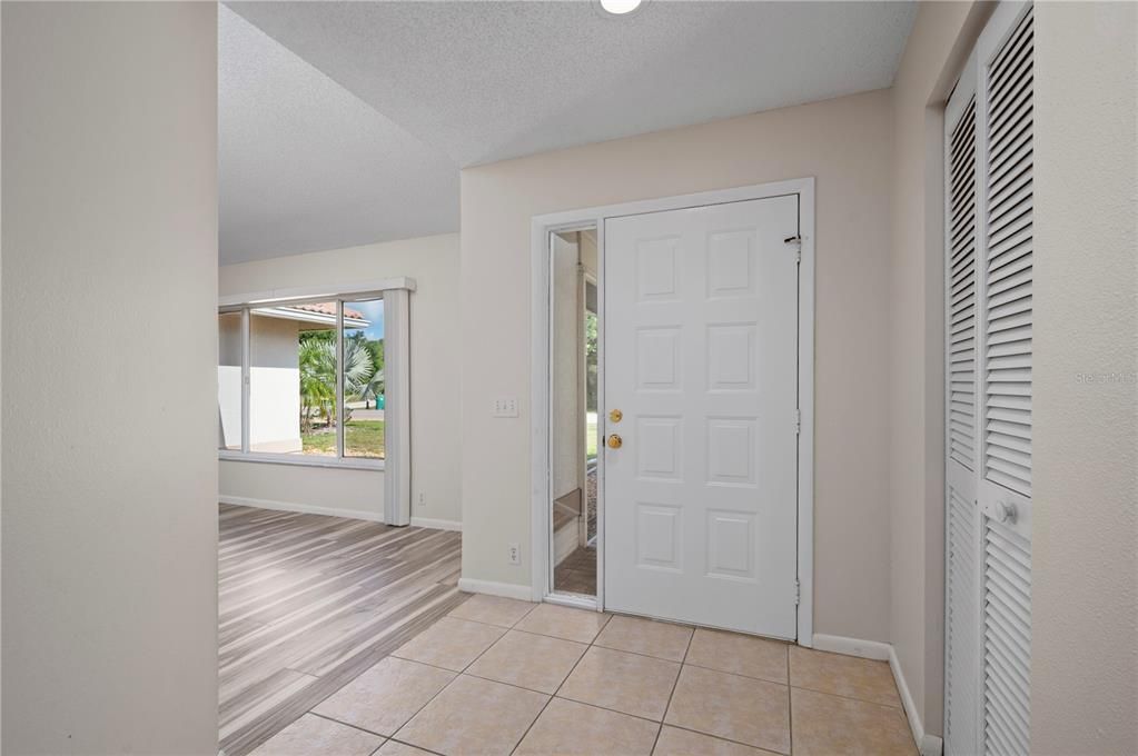 For Sale: $349,900 (3 beds, 2 baths, 1884 Square Feet)