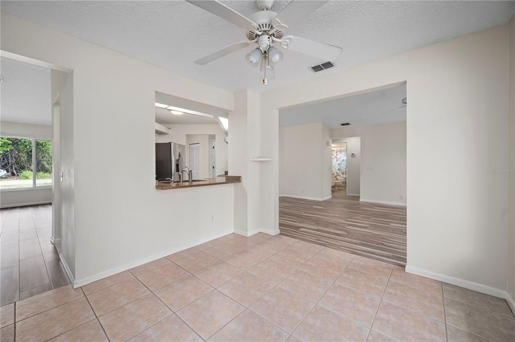 For Sale: $349,900 (3 beds, 2 baths, 1884 Square Feet)