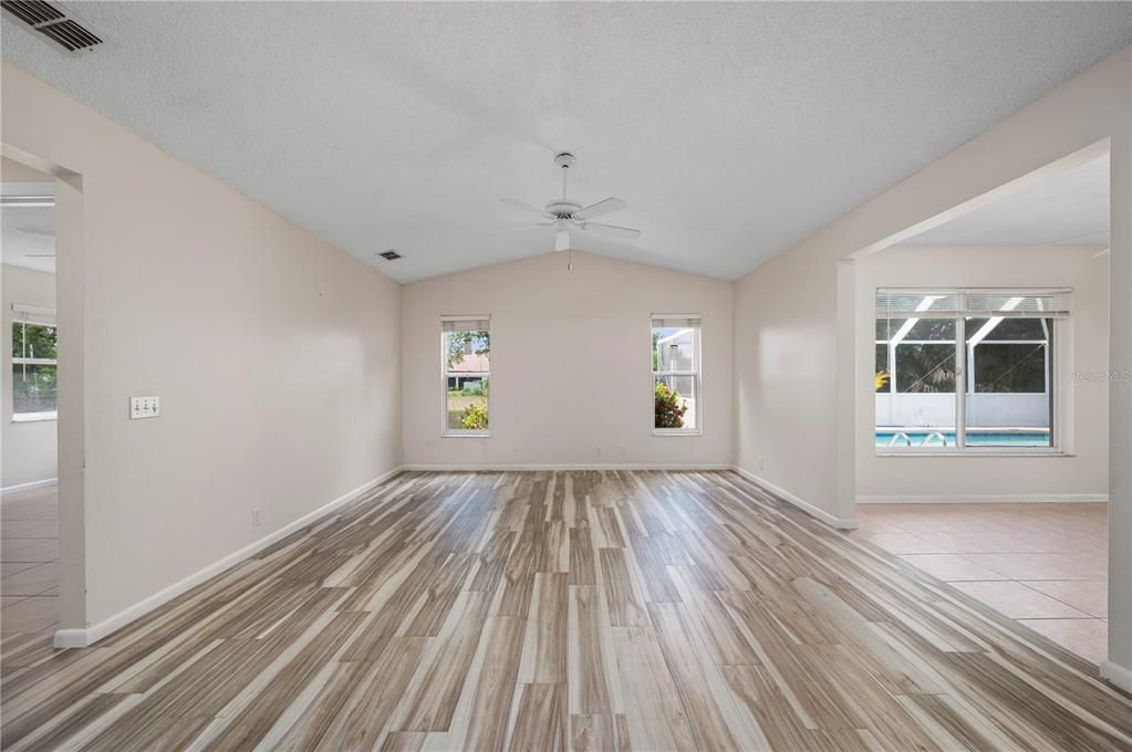 For Sale: $349,900 (3 beds, 2 baths, 1884 Square Feet)