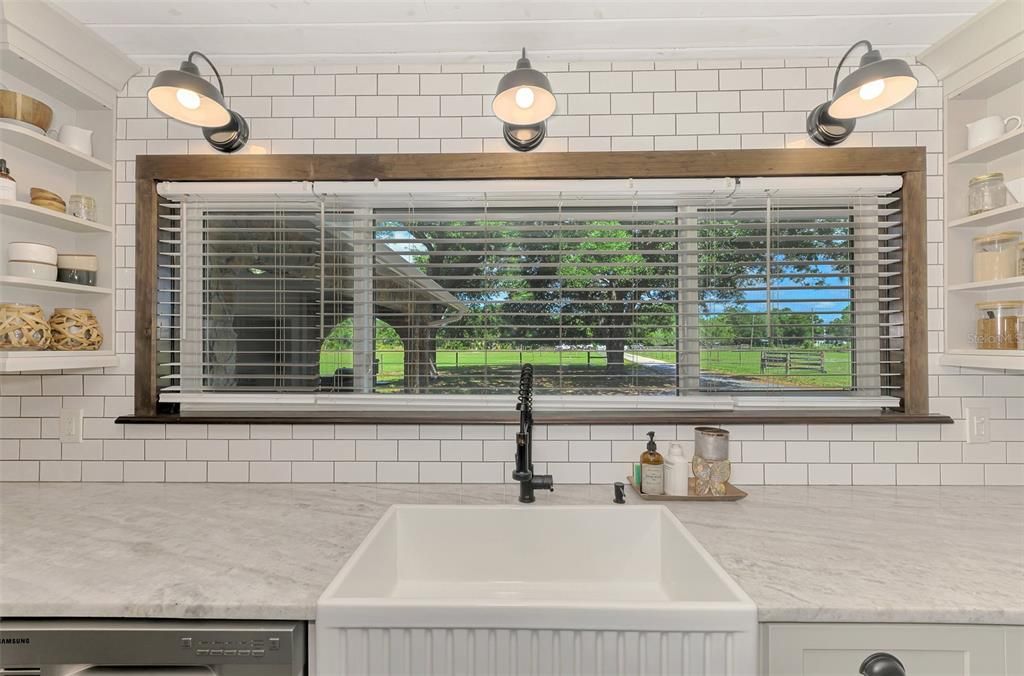 На продажу: $995,900 (4 спален, 2 ванн, 2301 Квадратных фут)