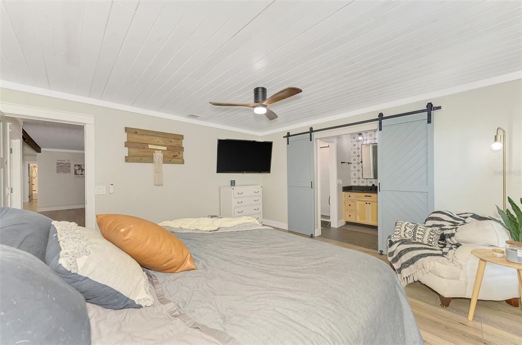 На продажу: $995,900 (4 спален, 2 ванн, 2301 Квадратных фут)