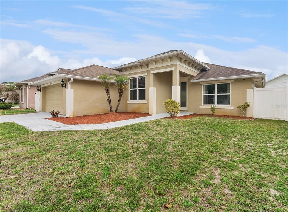 Active With Contract: $349,000 (4 beds, 2 baths, 1789 Square Feet)