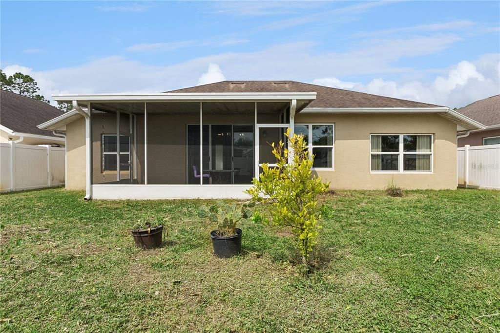 Active With Contract: $349,000 (4 beds, 2 baths, 1789 Square Feet)
