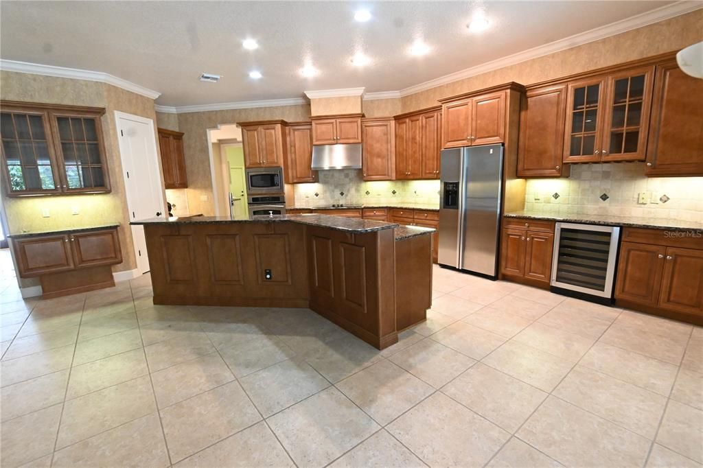 For Rent: $7,995 (4 beds, 3 baths, 3062 Square Feet)