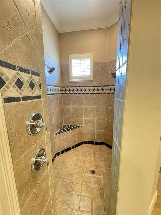 For Rent: $7,995 (4 beds, 3 baths, 3062 Square Feet)
