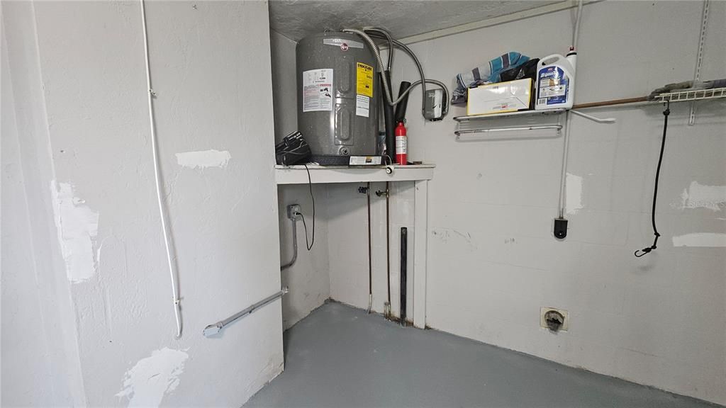 For Rent: $1,750 (2 beds, 1 baths, 806 Square Feet)