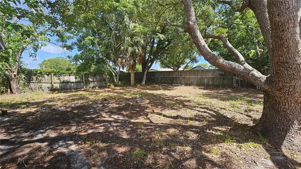 For Rent: $1,750 (2 beds, 1 baths, 806 Square Feet)