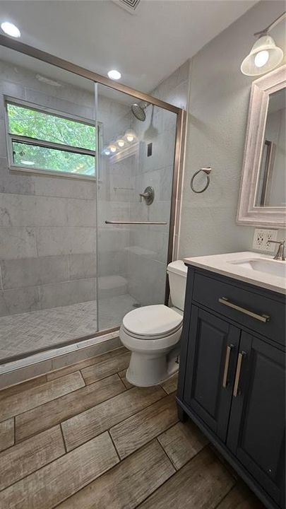 For Rent: $1,750 (2 beds, 1 baths, 806 Square Feet)