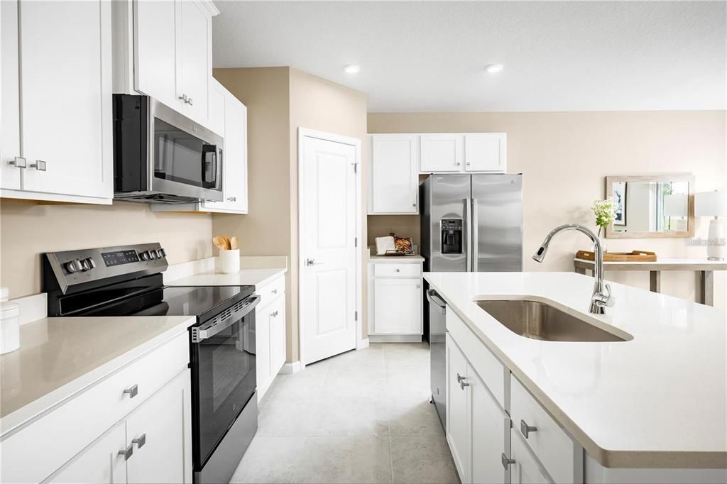 For Rent: $2,275 (4 beds, 2 baths, 1703 Square Feet)
