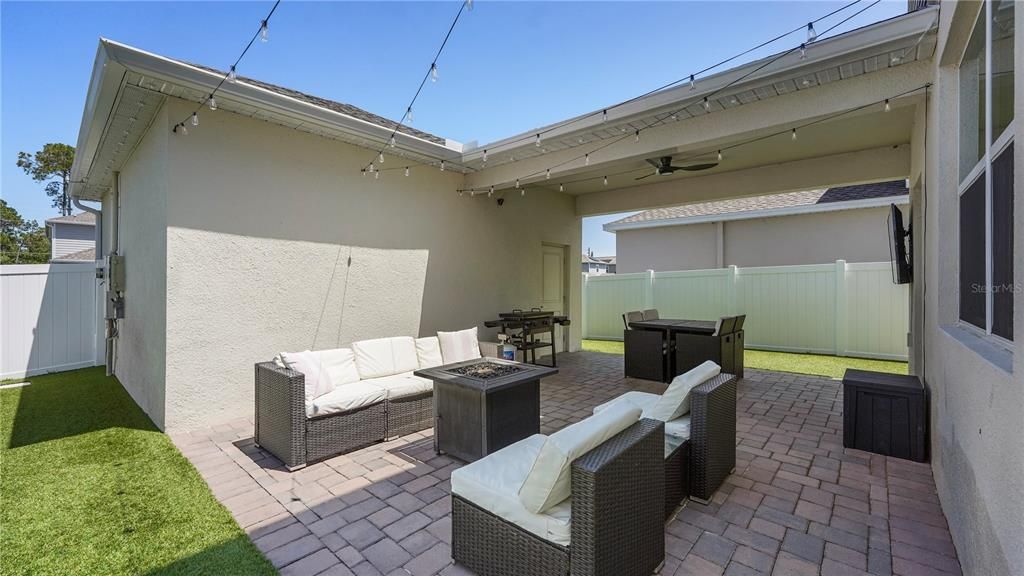 For Rent: $2,950 (3 beds, 2 baths, 1930 Square Feet)