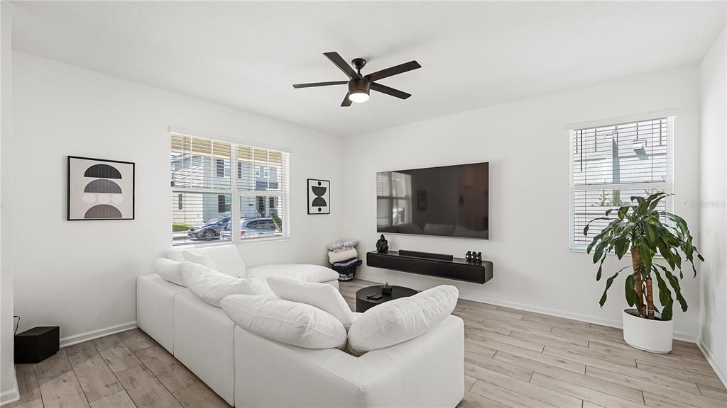 For Rent: $2,950 (3 beds, 2 baths, 1930 Square Feet)