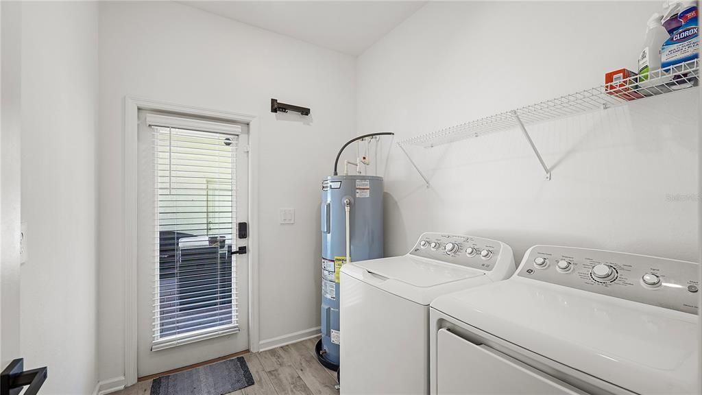For Rent: $2,950 (3 beds, 2 baths, 1930 Square Feet)