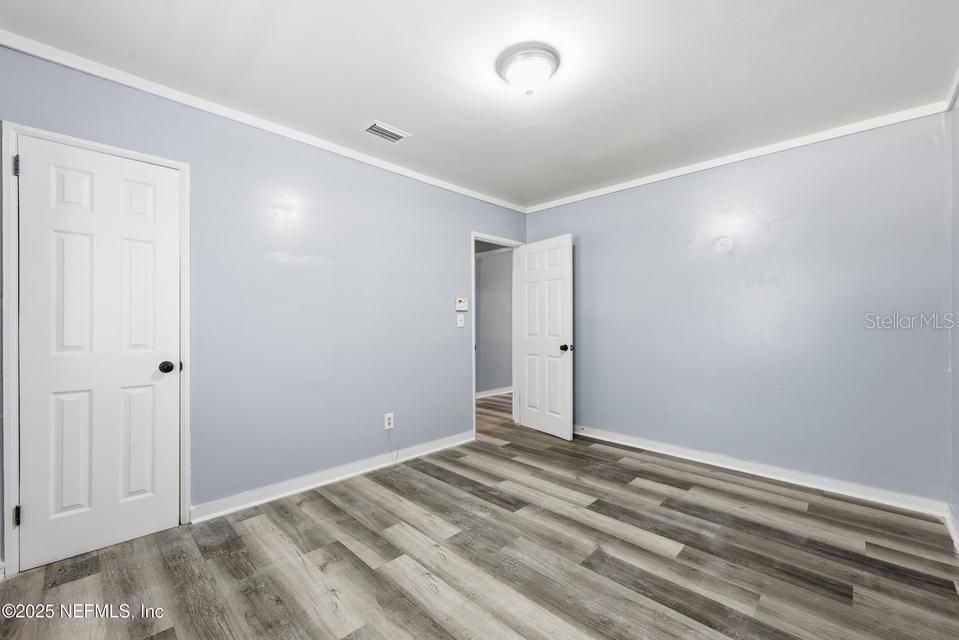 For Sale: $136,500 (3 beds, 1 baths, 937 Square Feet)