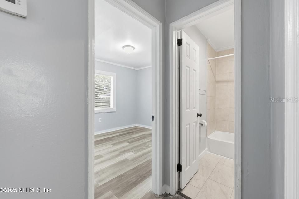 For Sale: $136,500 (3 beds, 1 baths, 937 Square Feet)