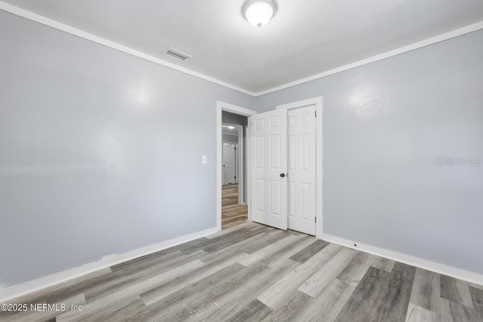 For Sale: $136,500 (3 beds, 1 baths, 937 Square Feet)