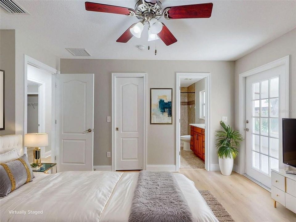 For Sale: $395,000 (3 beds, 2 baths, 1300 Square Feet)