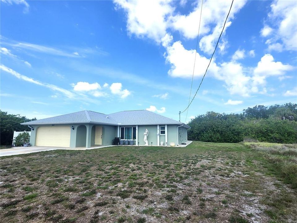 For Sale: $399,900 (3 beds, 2 baths, 1702 Square Feet)