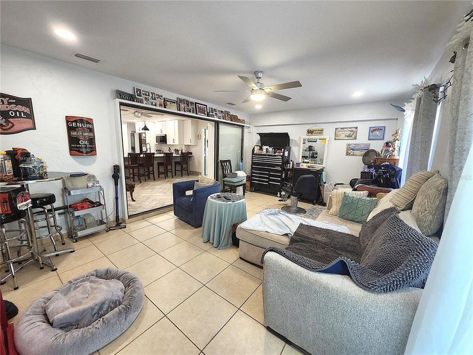 For Sale: $399,900 (3 beds, 2 baths, 1702 Square Feet)