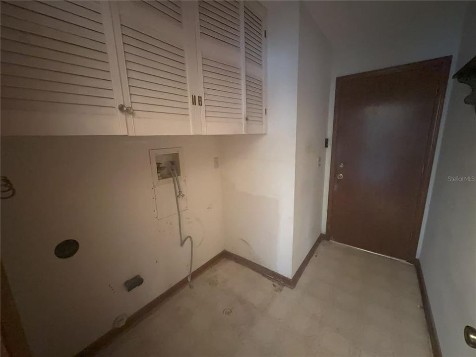 На продажу: $350,000 (3 спален, 2 ванн, 2040 Квадратных фут)