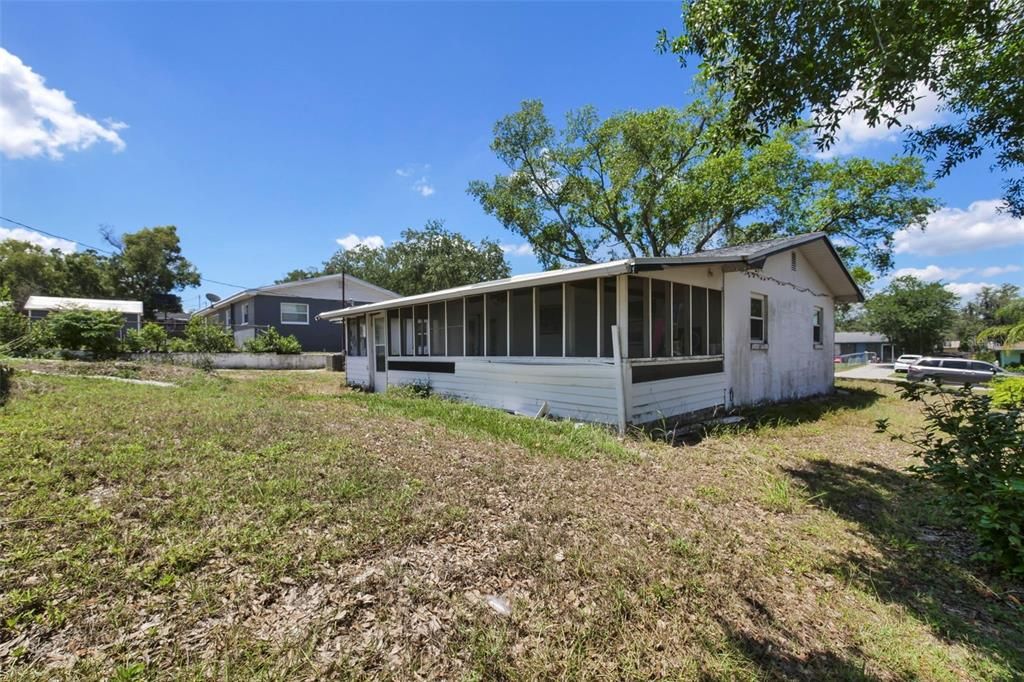 For Sale: $215,000 (4 beds, 2 baths, 1424 Square Feet)