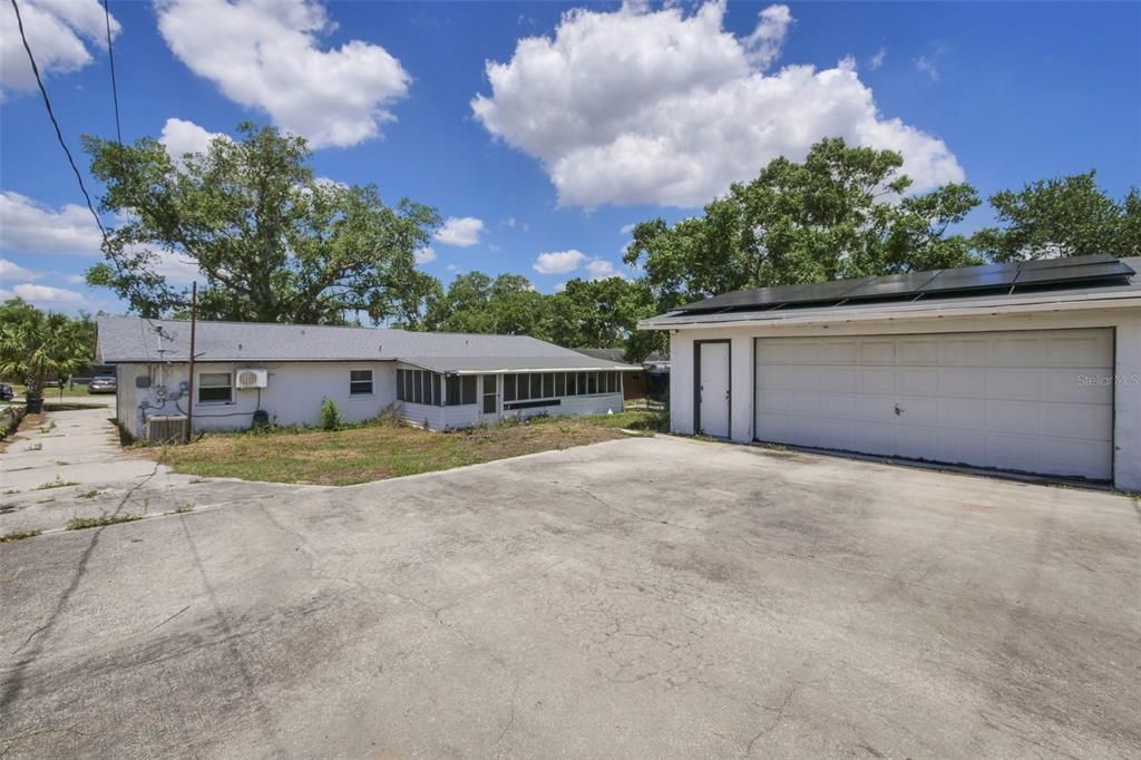 For Sale: $215,000 (4 beds, 2 baths, 1424 Square Feet)