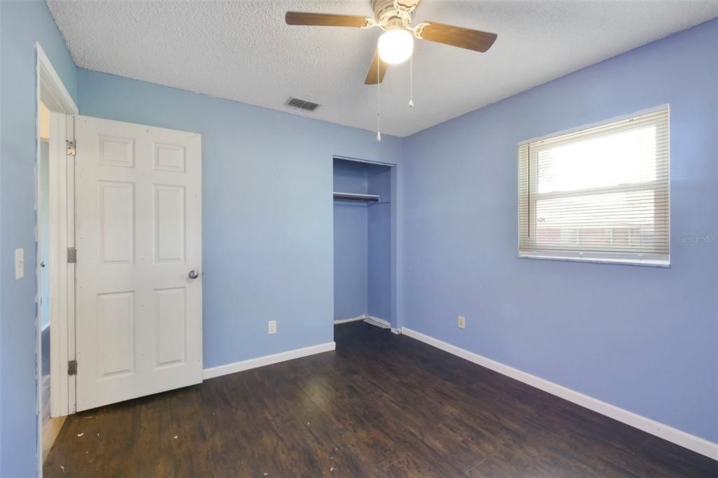 For Sale: $215,000 (4 beds, 2 baths, 1424 Square Feet)